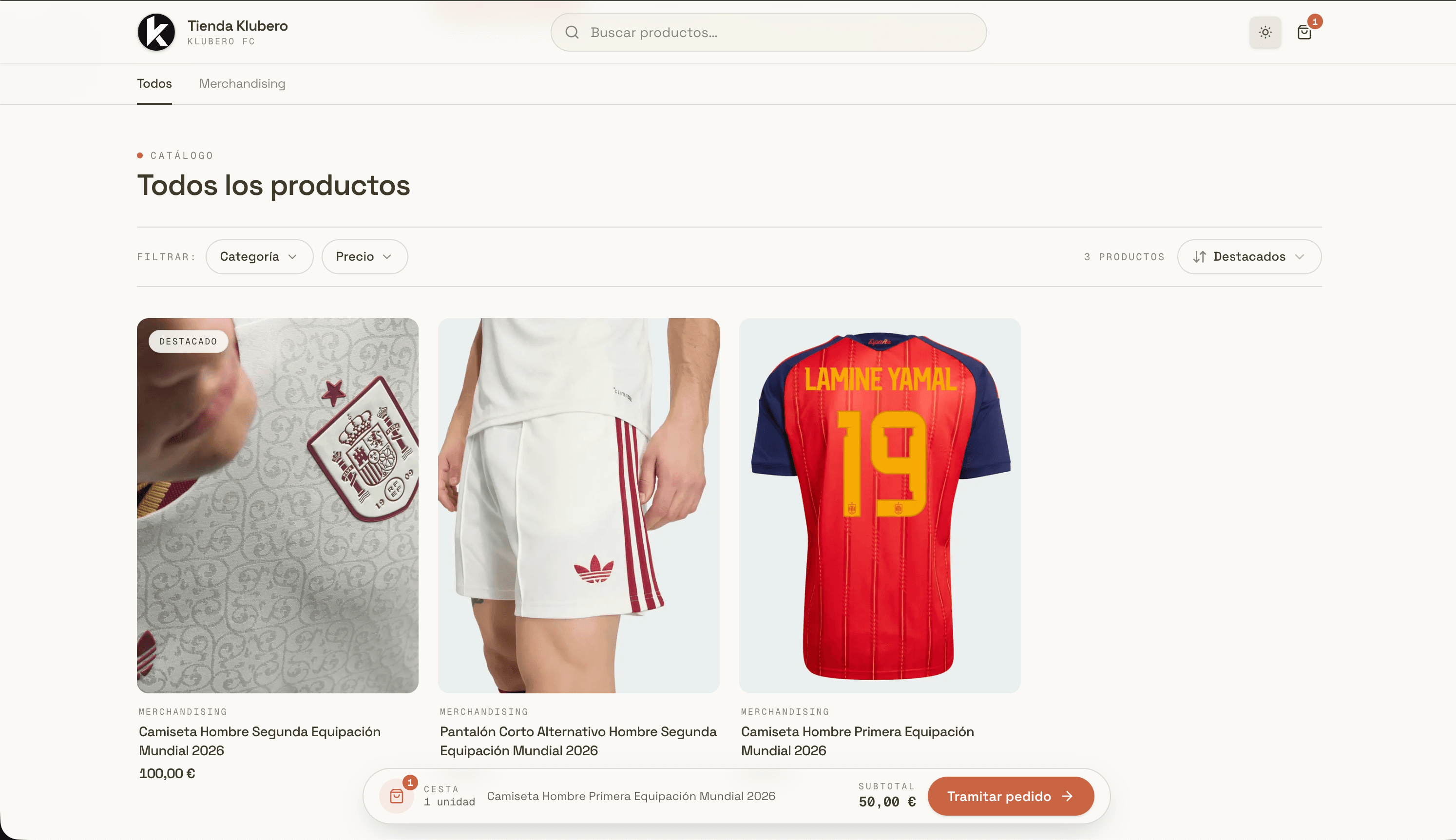 Tienda online pública de un club creada con Klubero, con su logo y catálogo